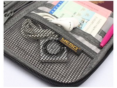 WATERPROOF TRAVEL BAG