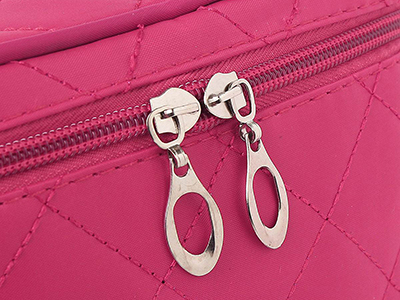 PORTABLE MAKEUP BAG