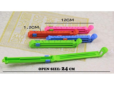 PLASTIC BAGS CLIP