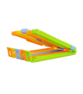 PLASTIC BAGS CLIP